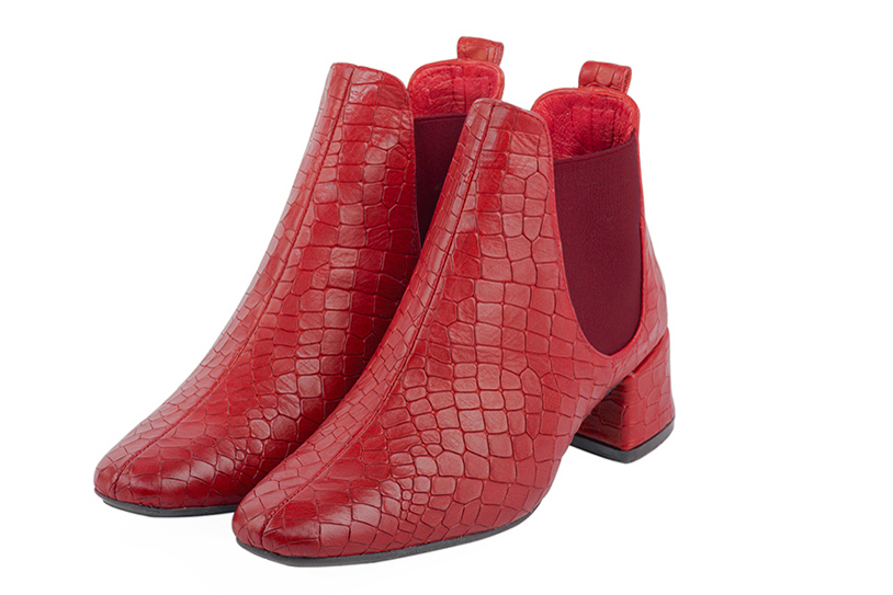 Scarlet red women's ankle boots, with elastics. Square toe. Low flare heels. Front view - Florence KOOIJMAN